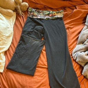 PINK Victoria's Secret Black Leggings with Decorative Waistband